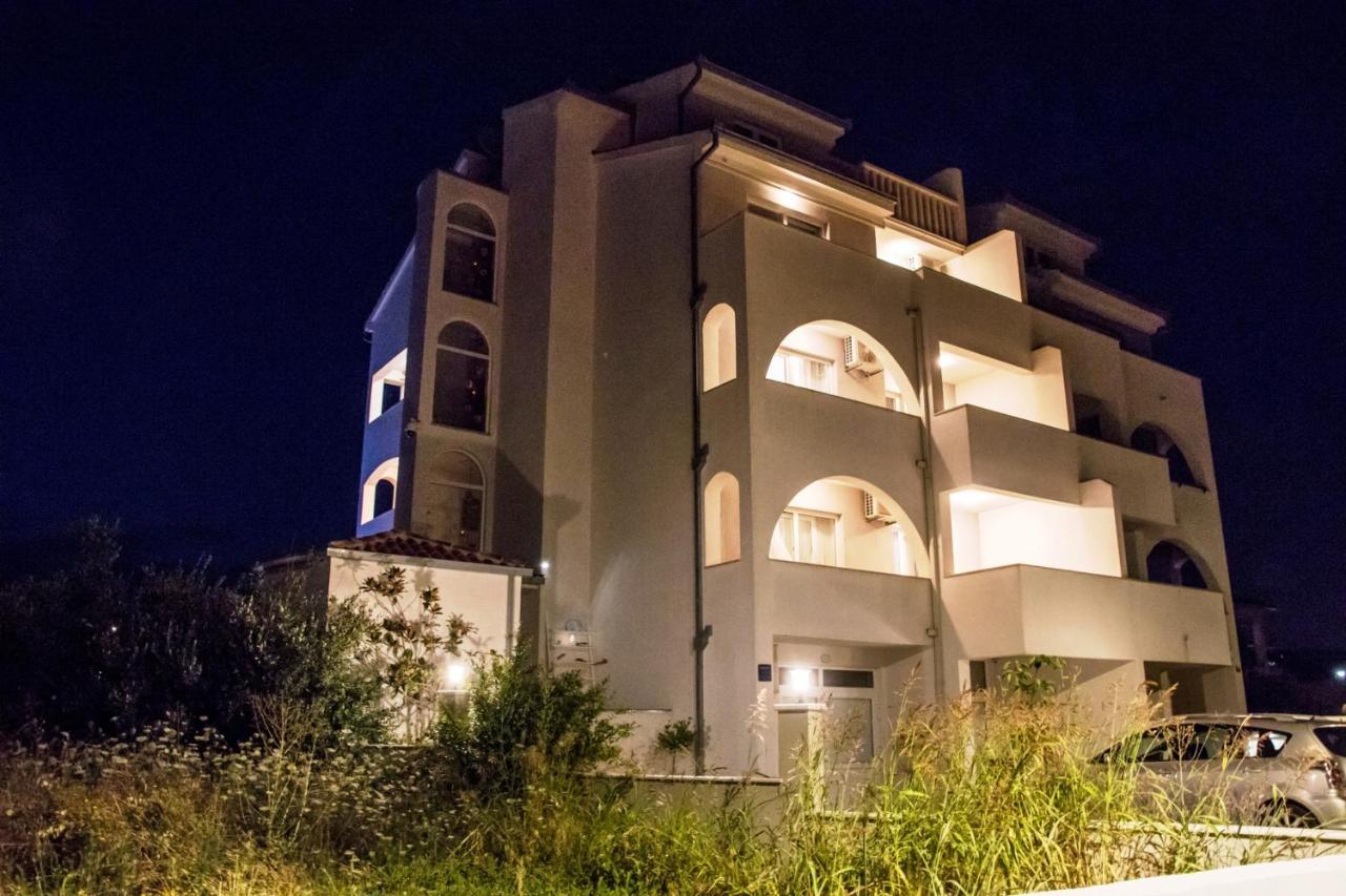 טרוגיר Villa Apartments Katja מראה חיצוני תמונה
