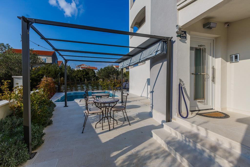 טרוגיר Villa Apartments Katja מראה חיצוני תמונה