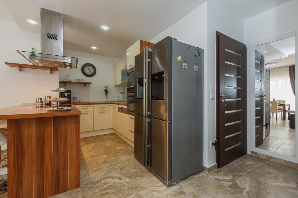 טרוגיר Villa Apartments Katja מראה חיצוני תמונה