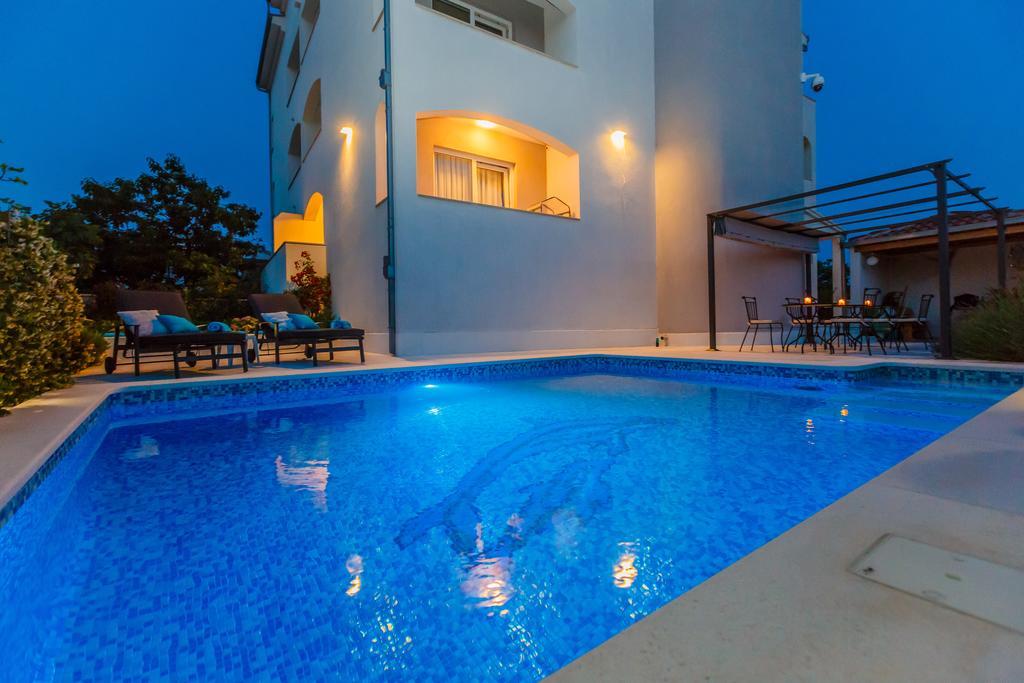 טרוגיר Villa Apartments Katja מראה חיצוני תמונה
