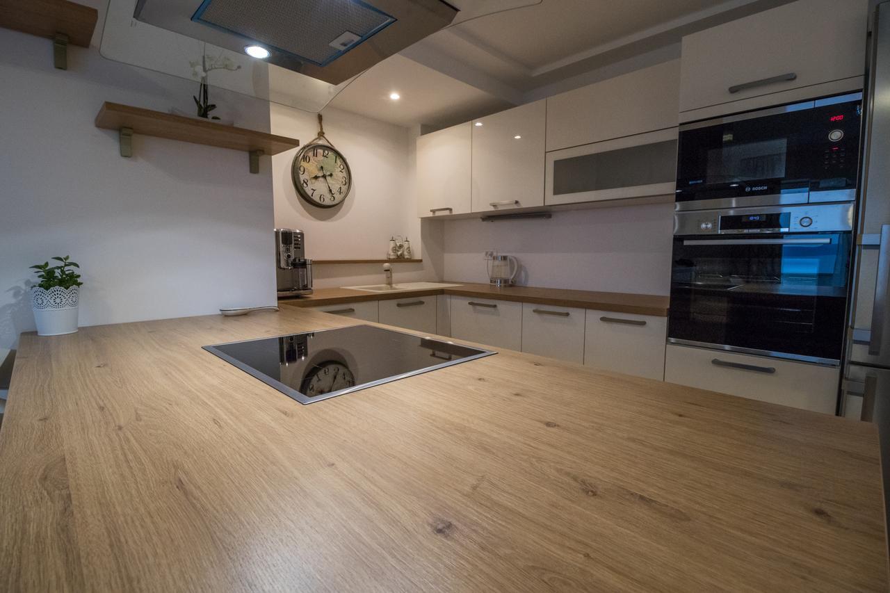 טרוגיר Villa Apartments Katja מראה חיצוני תמונה